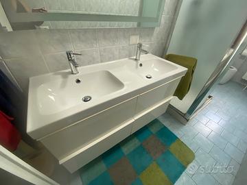 Mobile da bagno sospeso