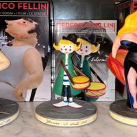 3 Statue Infinite statue Federico Fellini