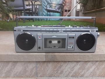 Boombox Sanyo M7700F. 