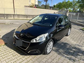 Peugeot 208 PureTech 82 GPL
