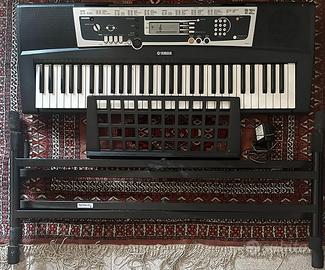 PIANOLA YAMAHA