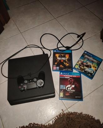ps4 con pad e giochi