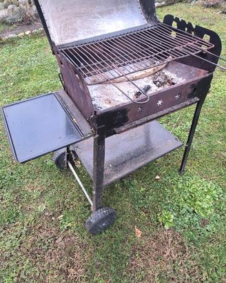 Barbecue a carbone o legna