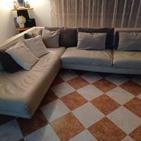 Divano angolare Doimo Salotti in pelle 275x210