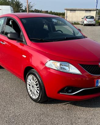 Lancia Ypsilon 1.2 69 CV 5 porte GPL Ecochic Plati