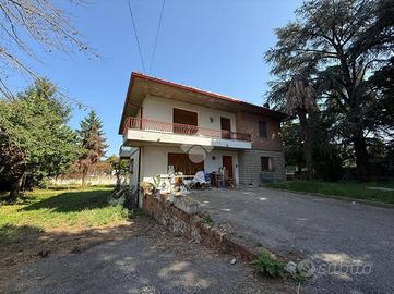 CASA SEMINDIPENDENTE A FORLÌ