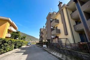 In parco 4 vani con box e mansarda autonoma