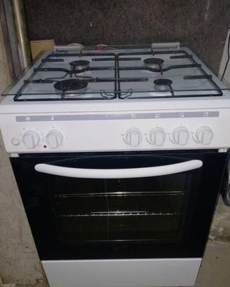 Cucna a gas con forno elettrico