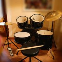 Batteria Dynamic Percussion Balck con piatti