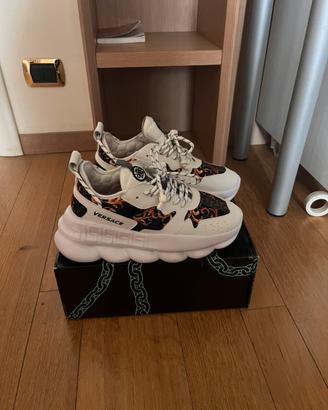 Versace chain reaction