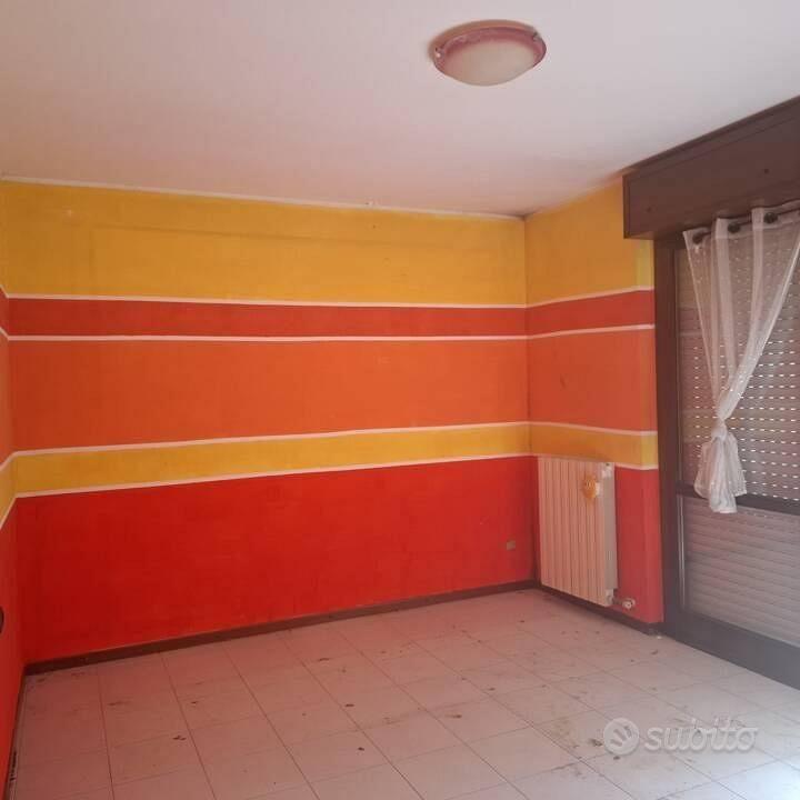 Immobile in asta di 95 m² con 3 locali e box auto - Vista 5