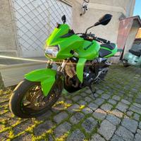 Kawasaki zr750