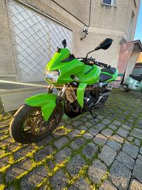 Kawasaki zr750