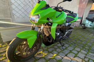 Kawasaki zr750
