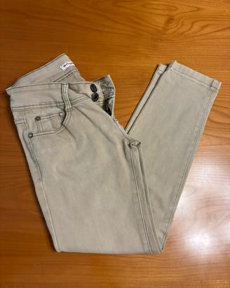 Pantaloni slim donna