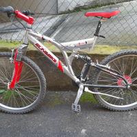 Mountain Bike marca RUN&BIKE taglia 26