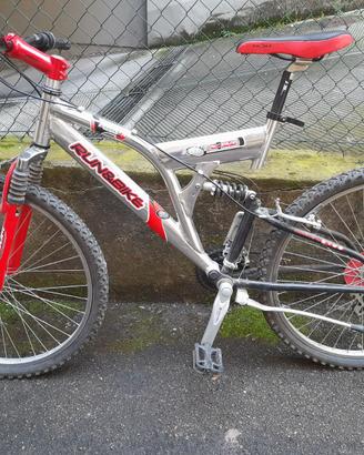 Mountain Bike marca RUN&BIKE taglia 26