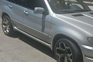2 BMW X5 E53  2002  UNA MARCIANTE E UNA  NO