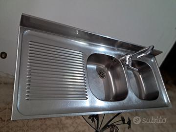 Lavello in acciaio