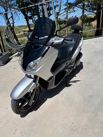 Yamaha X-Max 250