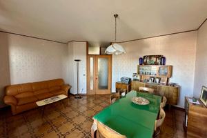 APPARTAMENTO PANORAMICO CON TRE CAMERE DA LETTO...