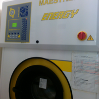 Lavanderia tradizionale in zona di forte passaggio