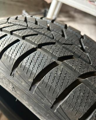 Pneumatici invernali Hankook 185/60 R15 usati