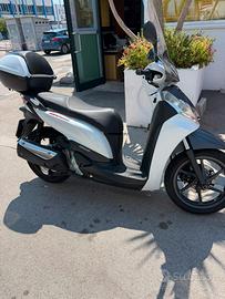 Honda sh 300 anno 2013 con moto o auto spider cabr