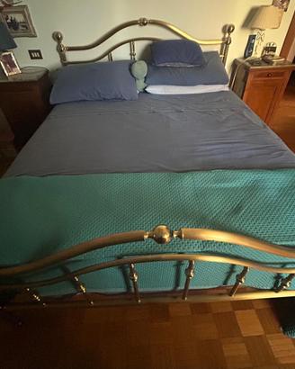 Letto matrimoniale struttura