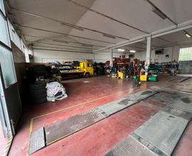 Vendesi officina meccanica