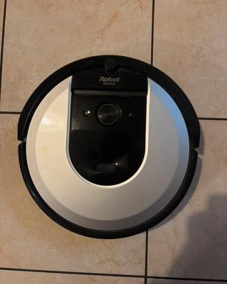 Roomba i8 - aspirapolvere robot intelligente
