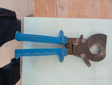 Tronchesi tagliacavi isolata BM 575