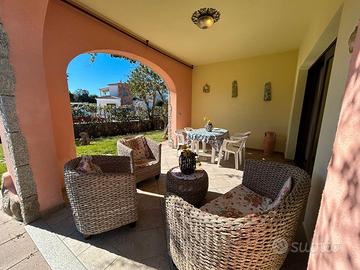 Villetta con giardino comodo al centro