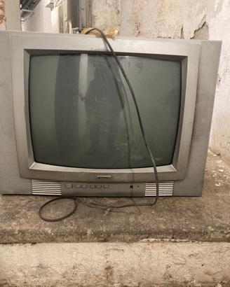televisione con tubo catodico