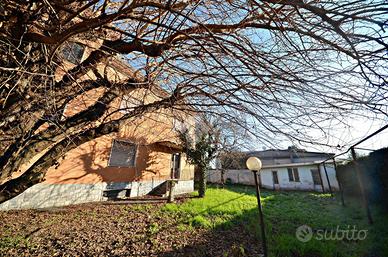 VILLA SINGOLA A CERNUSCO SUL NAVIGLIO