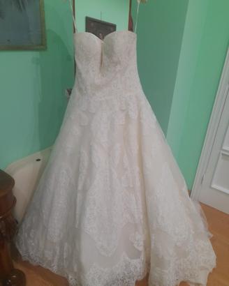 abito da sposa pronovias scollo a cuore  