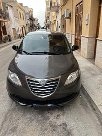 Lancia ypsilon 1.2 69 cv 5 porte gpl ecochic silve