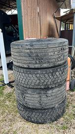 6 Gomme chiodate per mezzi pesanti Mercedes Actros
