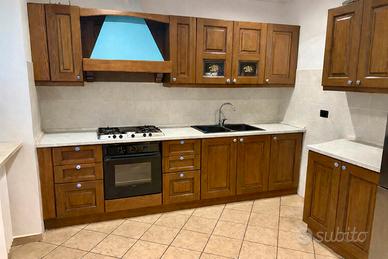 CUCINA NOCE COMPLETA DI ELETTRODOMESTICI