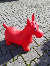 Cavallino cavalcabile in gomma