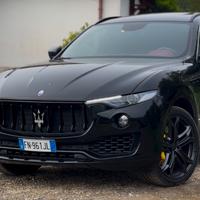 Maserati Levante 3.0 V6 Gransport Nerissimo 430cv