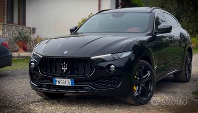 Maserati Levante 3.0 V6 Gransport Nerissimo 430cv