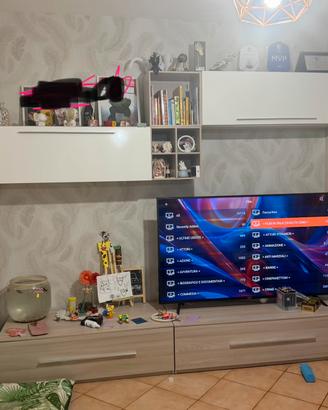 Parete attrezzata tv