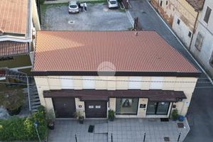 NEGOZIO A PONCARALE