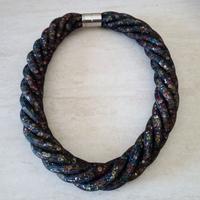 Collana torchon con punti luce