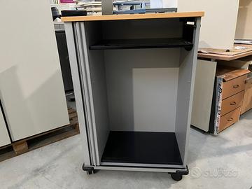 Mobiletto su ruote con anta scorrevole