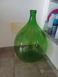 damigiana in vetro verde