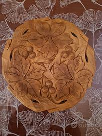 Piatto in legno intarsiato