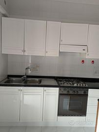 Cucina componibile bianca