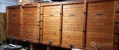 5 Grandi botti in legno per olio+ imbottigliatrice